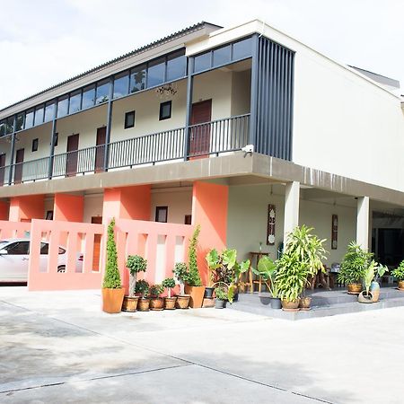 The Pool Resort Bangkok Exterior photo