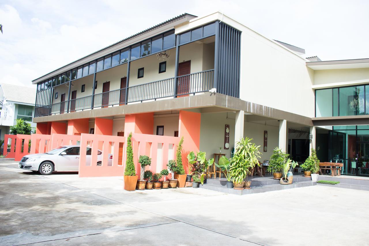 The Pool Resort Bangkok Exterior photo